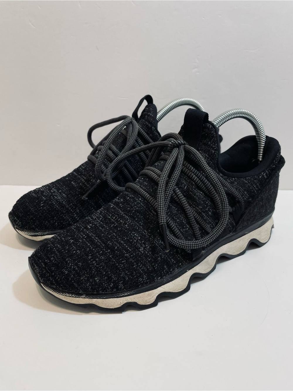 Sorel Kinetic Lace Black Gray Knit Scalloped Sneakers Women's Size 7